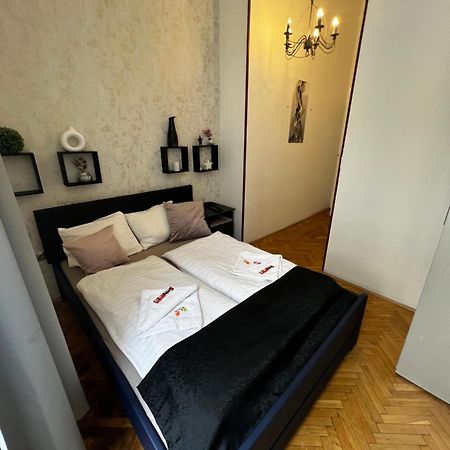 Spring Roses Downtown Boutique Hotel Budapest Exterior foto