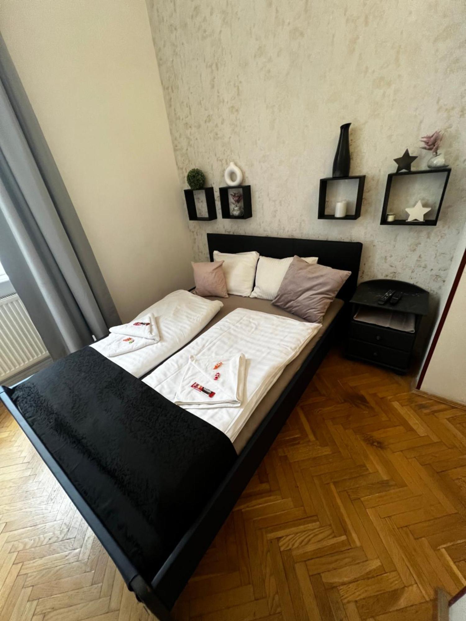 Spring Roses Downtown Boutique Hotel Budapest Exterior foto